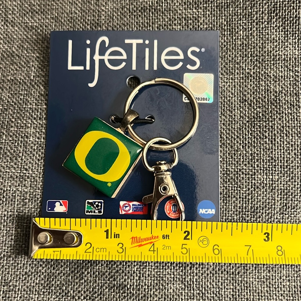 Oregon ducks Colleges keychain - Picture 2 of 5